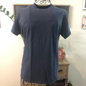 💛2/$12💛 Gildan Unisex shirt (Small)